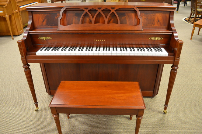 1994 Yamaha M500 Georgian - Upright - Console Pianos